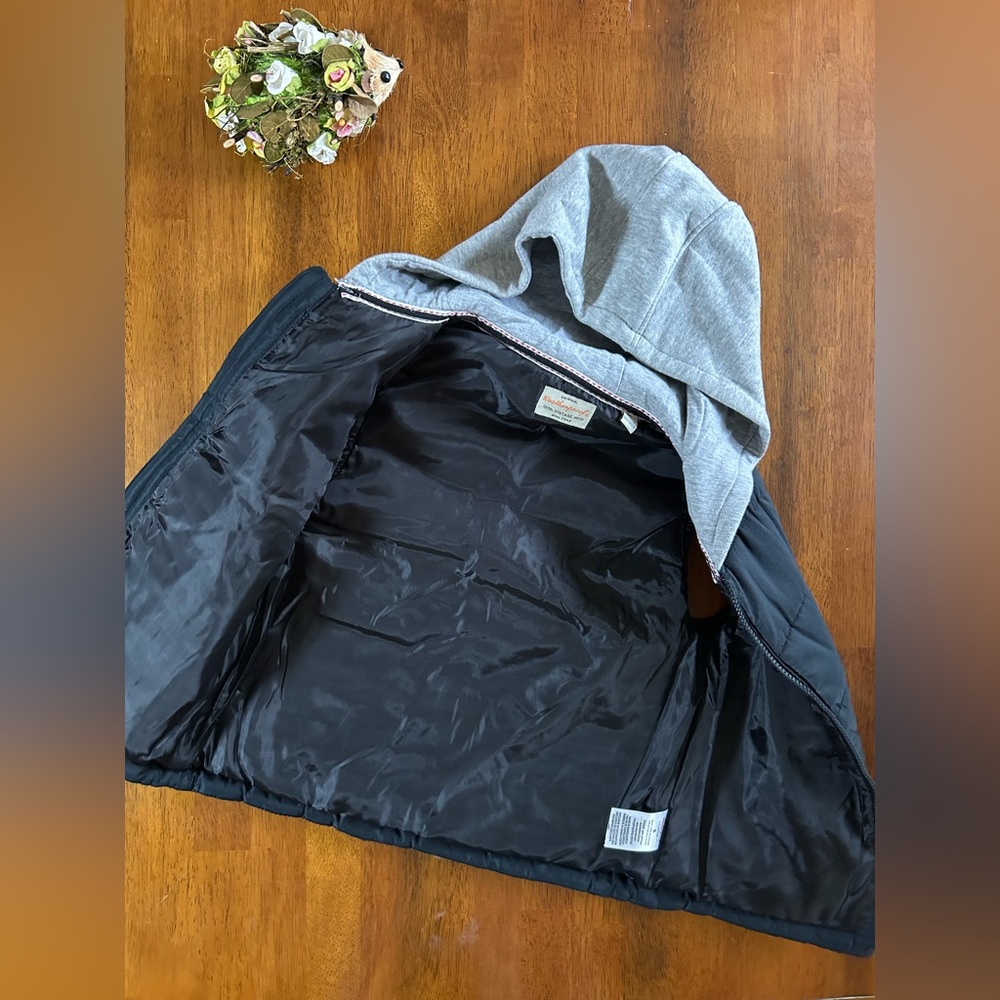 Boys Navy Blue Puffer Vest with Gray Hoodie | Size 6 | Weatherproof Vintage - Picture 3 of 7